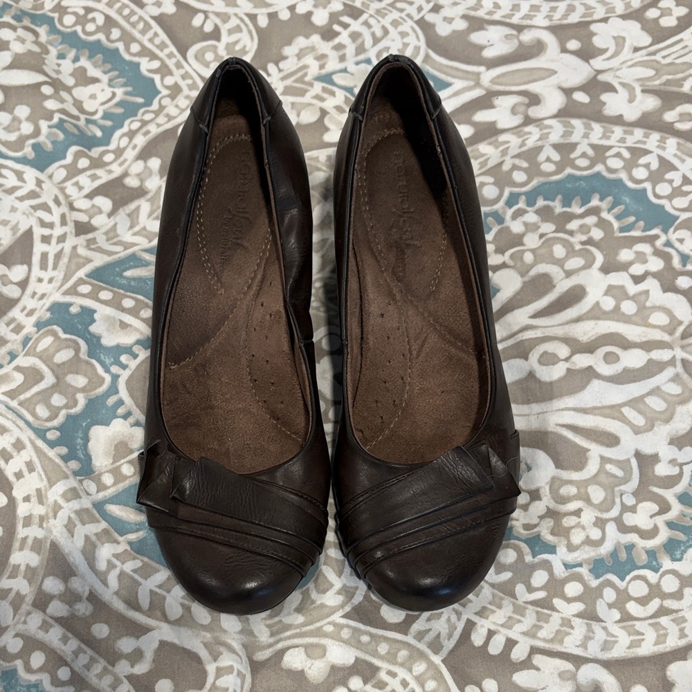 Natural Soul Espresso Leather Wedges